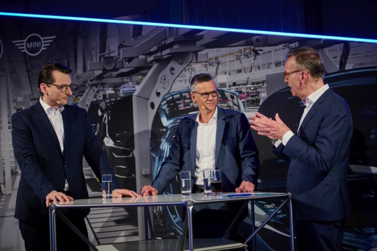 Lo stabilimento Bmw di Monaco compie 100 anni