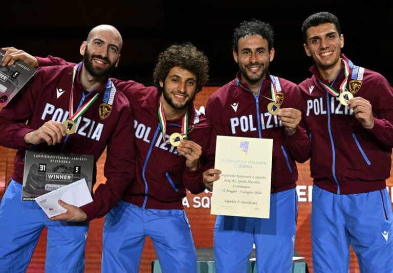 Agli Assoluti dominio delle Fiamme Oro nelle gare di spada a squadre