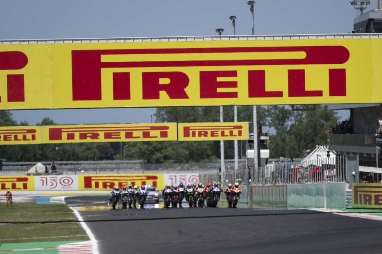 A Misano buona la prima per le SCX di sviluppo Pirelli