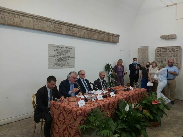 Turismo, a Roma un viaggio indietro nel tempo con il Virtual Reality Bus