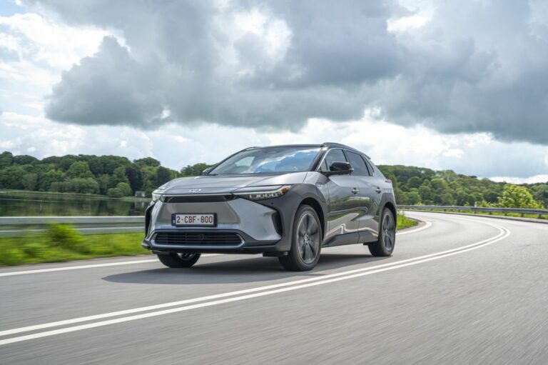 Nuovo bZ4X, la prima Toyota 100% elettrica