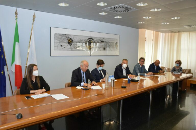 La Regione Marche investe 6,6 mln sulle borse di studio per medici e formazione