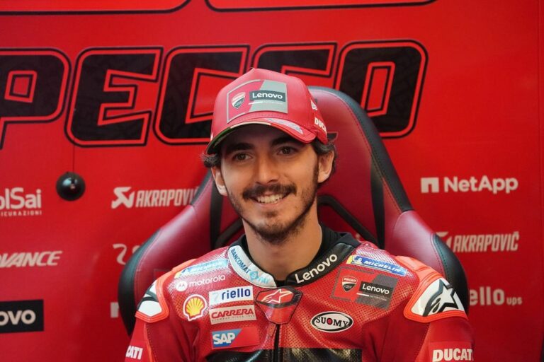 Bagnaia vince ad Assen davanti a Bezzecchi, Quartararo out