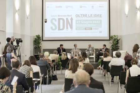 Salute, Fontana “Politico deve saper decidere a servizio della comunità”