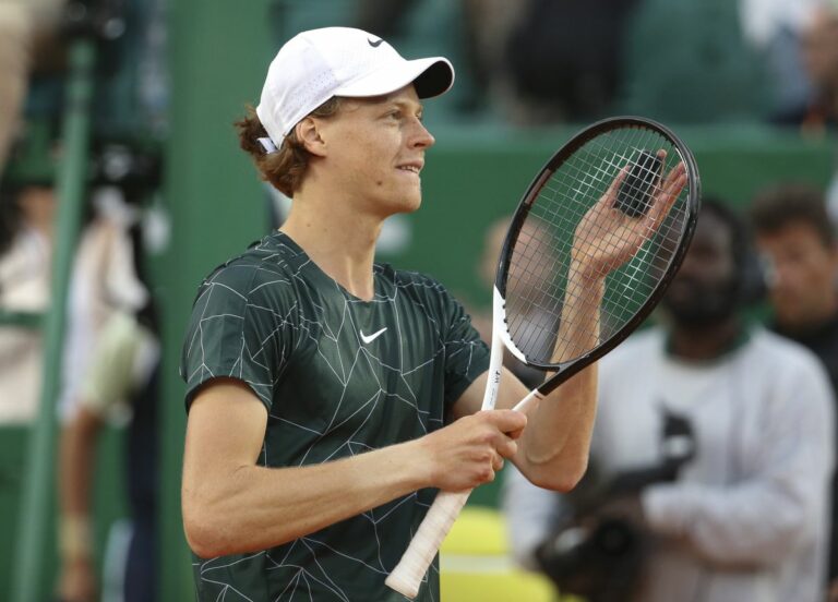 Pioggia protagonista a Wimbledon, avanti Sinner e Cocciaretto
