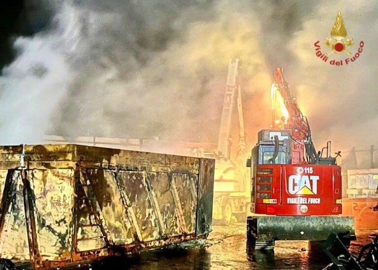 Incendi, 193 interventi dei Vigili del fuoco da ieri a Roma e provincia