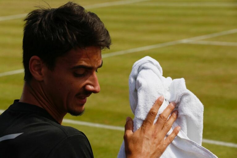 Sonego al secondo turno di Wimbledon, eliminata Paolini