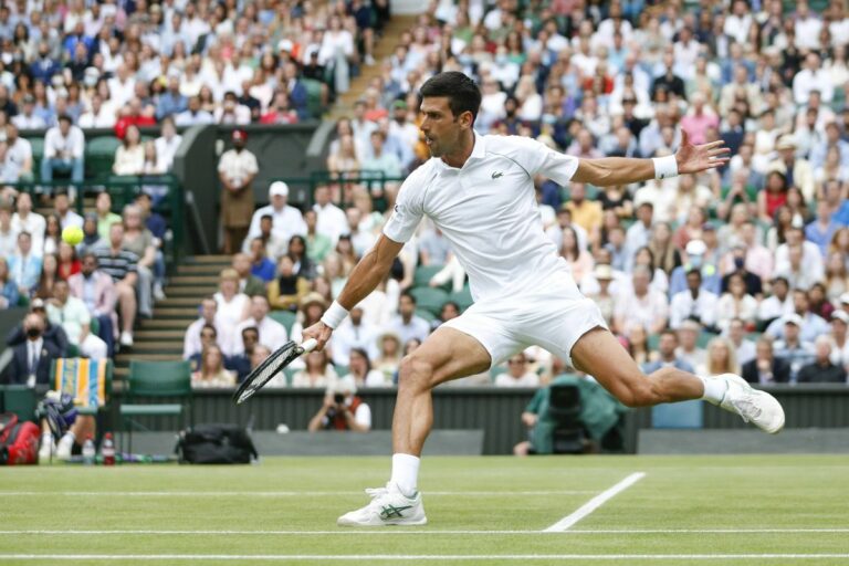 Djokovic sul velluto a Wimbledon, avanti Sinner fuori Cocciaretto