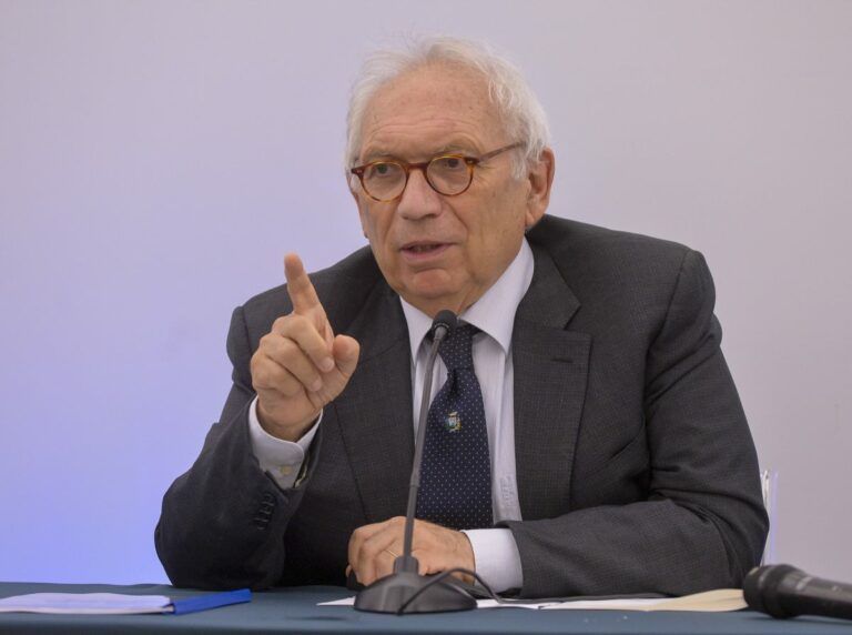 Bianchi “Istruzione fondamentale per una società aperta”