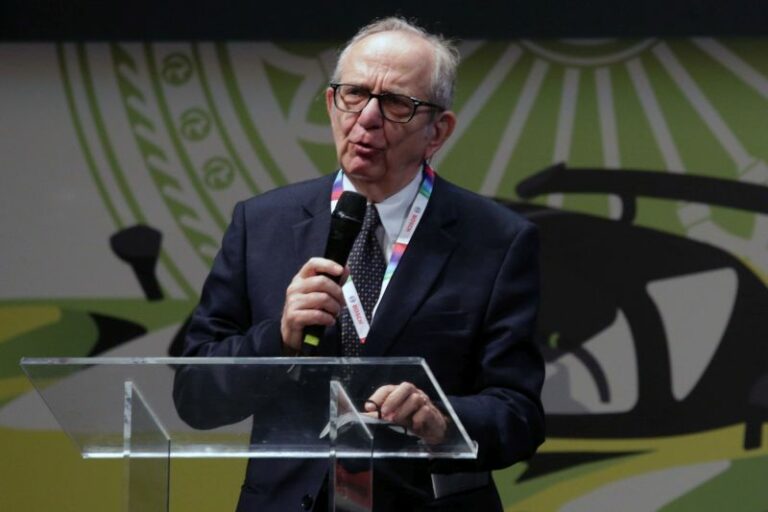 Inflazione, Padoan “Bisogna passare questa fase difficile”