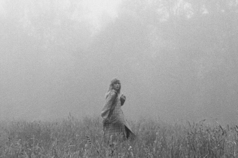 Taylor Swift torna con il nuovo singolo “Carolina”