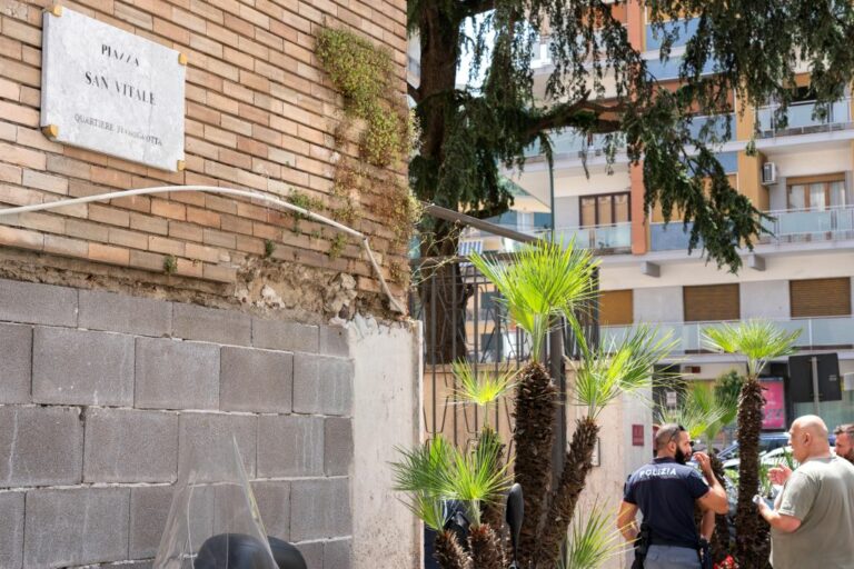 Napoli, terrorizza e ferisce commerciante di Fuorigrotta, arrestato