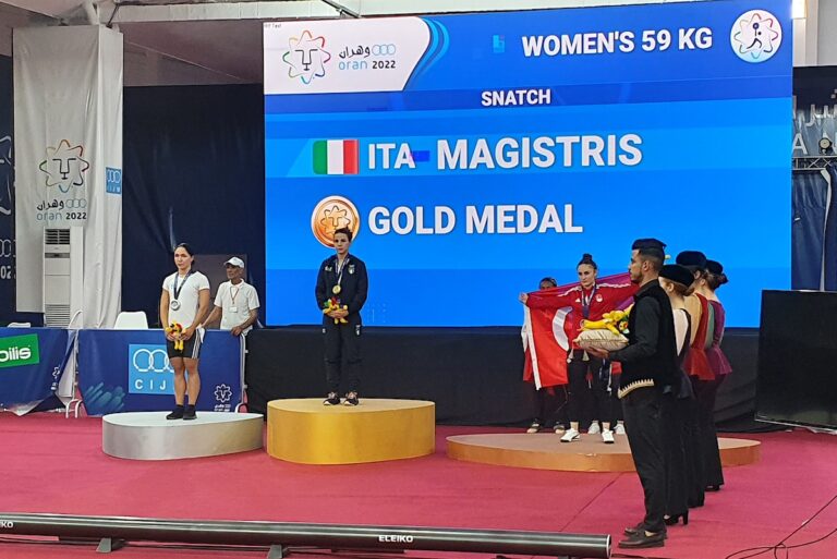 Pesi, Magistris oro e argento nello strappo a Orano