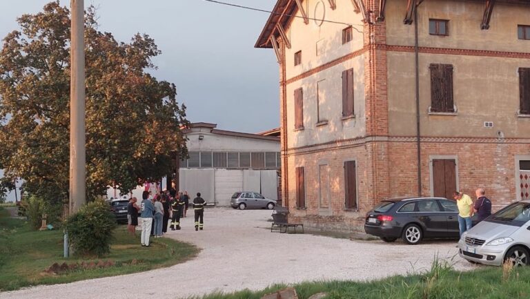 Maltempo, crolla muro nel piacentino, un morto