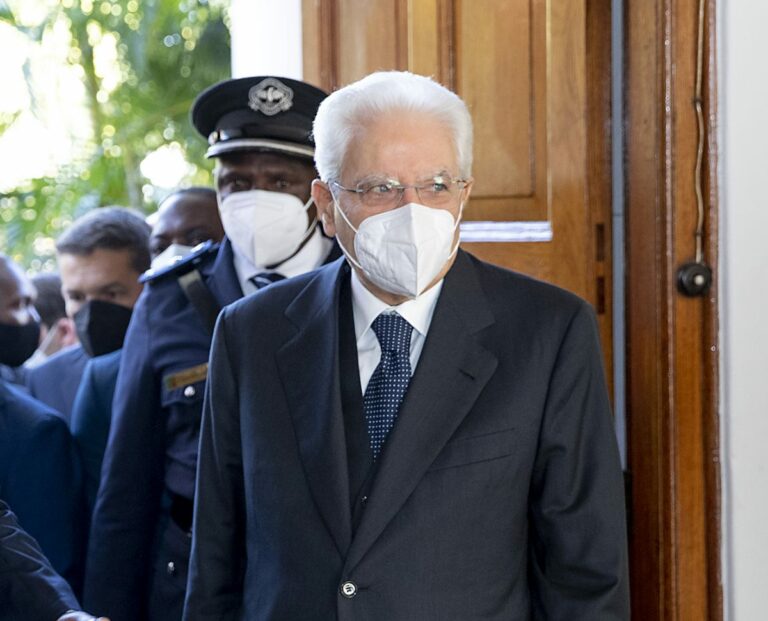 Mattarella “Non respingere i migranti quando sono sulle navi”