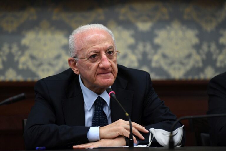 Covid; De Luca “In Campania triplo dei ricoveri rispetto a luglio 2021”