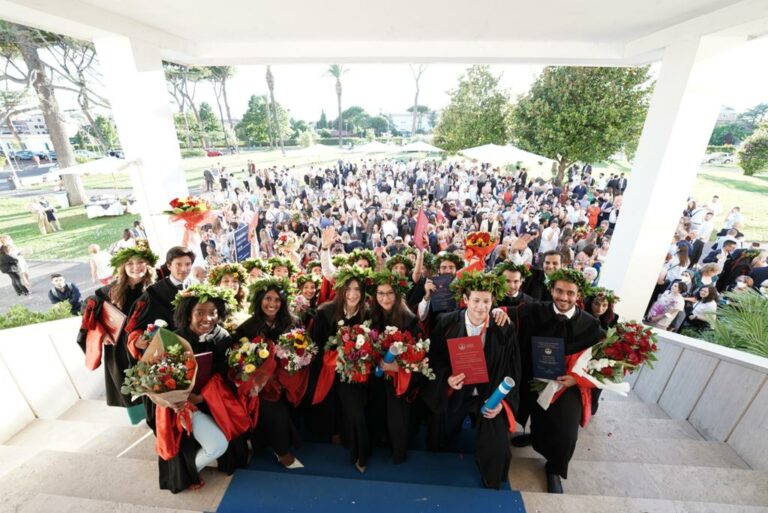 All’Unicatt di Roma, festa di laurea per i medici in lingua inglese