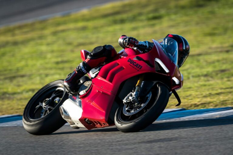 Ducati Panigale V4, ancora più prestazioni e comfort