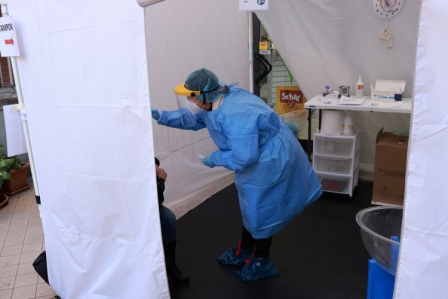 In Lazio 4.437 casi Covid, da giovedì prenotazione quarta dose per over 60