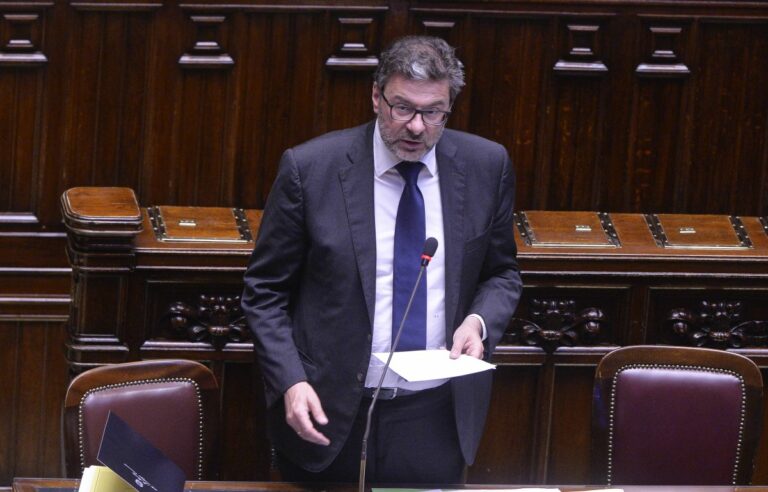 Industria farmaceutica, dal Mise 22 mln per produrre vaccini antiCovid