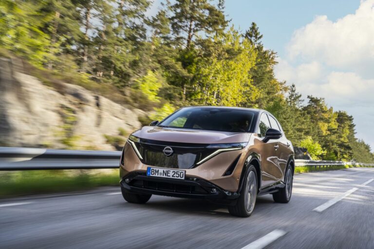 Nissan con Ariya fissa nuovi standard per la mobilità elettrica