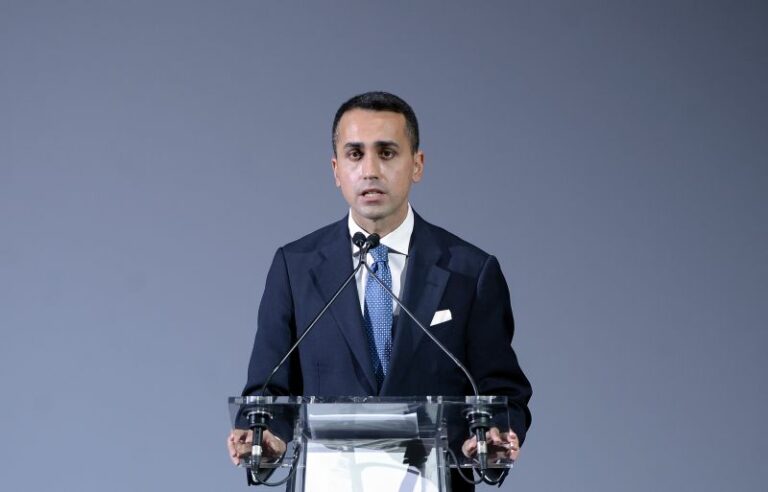 Di Maio “Il Governo deve andare avanti ma è molto difficile”