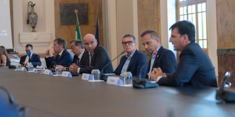 Università, accordo Luxottica-Polimi per gli occhiali del futuro