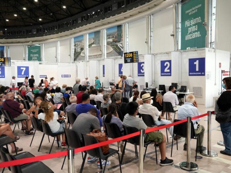 Covid, 120.683 nuovi positivi e 176 vittime in 24 ore