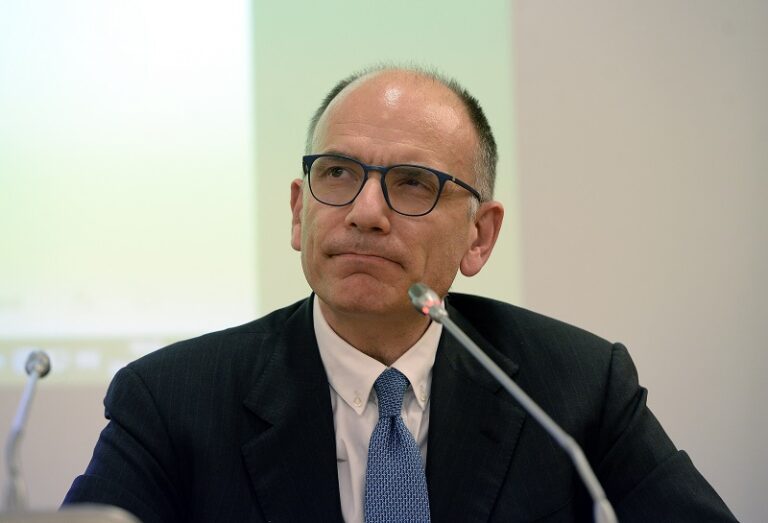 Letta “Pronti a una campagna elettorale casa per casa. O noi o la Meloni”