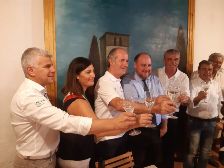Zaia “Ogni bottiglia di Prosecco porta l’identità del Veneto nel mondo”