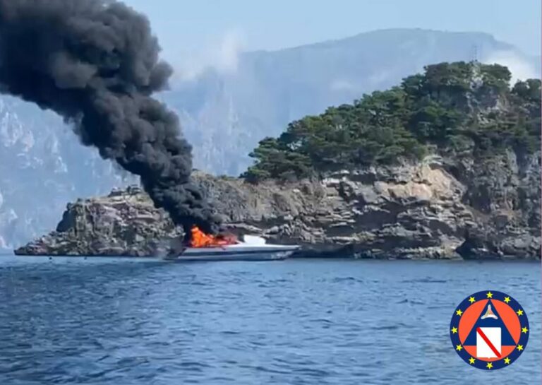 Campania, Yacht in fiamme a Li Galli, droni verificano inquinamento