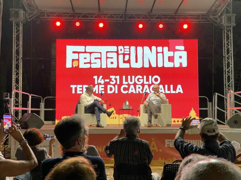 Gualtieri alla Festa dell’Unità di Roma, “Umiliante che un sindaco debba elemosinare su rifiuti”