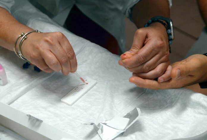 Milano, centro vaccinazioni del Niguarda , Screening gratuito per l'epatite C , durantele vaccinazioni