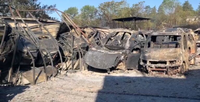 Incendio Roma sotto controllo, proseguono operazioni bonifica