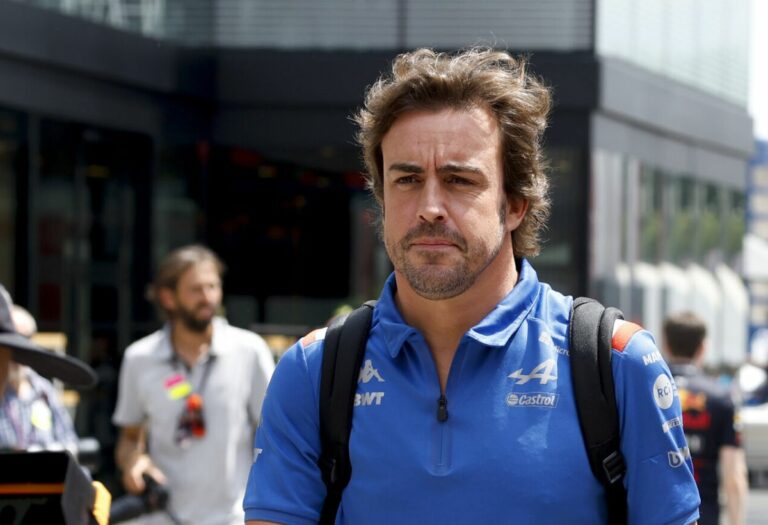 Alonso al volante dell’Aston Martin dal 2023
