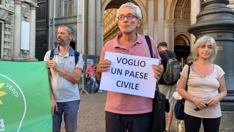 Alika, In piazza Scala a Milano presidio per “un Paese civile”