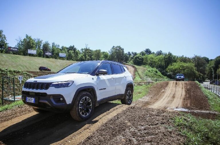 Gli italiani premiano la tecnologia 4xe di Jeep