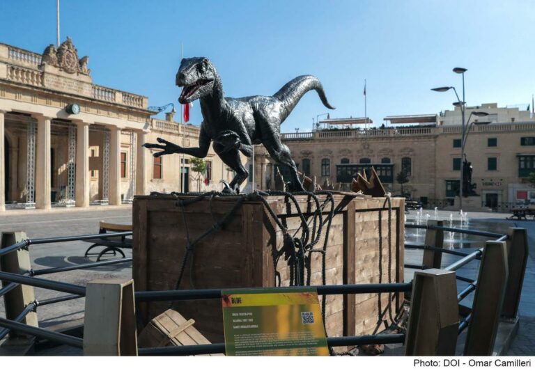 Malta, i dinosauri attrazione principale per le strade di La Valletta