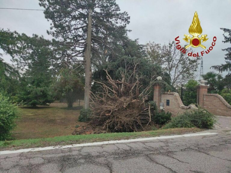 Nubifragi al centro nord, due morti in Toscana. Caduti frammenti dal campanile di San Marco a Venezia