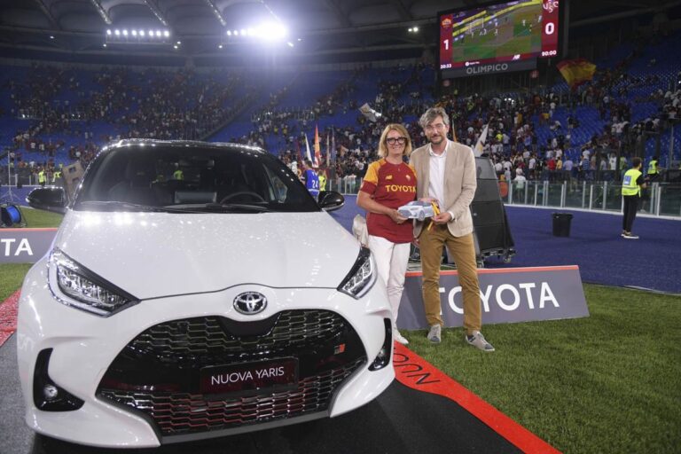 Toyota Yaris Hybrid GR Sport per vincitrice “Ogni tifoso conta”
