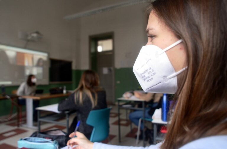 Covid, In Calabria 2.408 positivi su 8.589 tamponi effettuati