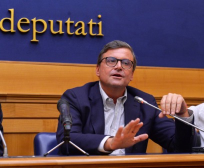 Calenda “Se ci voteranno, larga coalizione per andare avanti con Draghi”