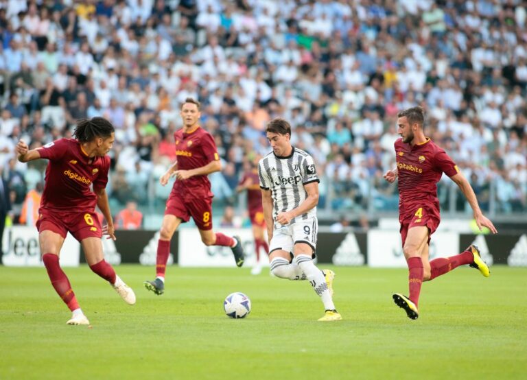 Abraham risponde a Vlahovic, fra Juve e Roma è 1-1