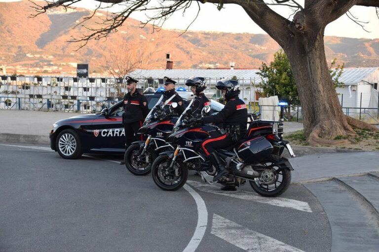Soverato, Strappa catenina d’oro ad anziano, finisce in carcere