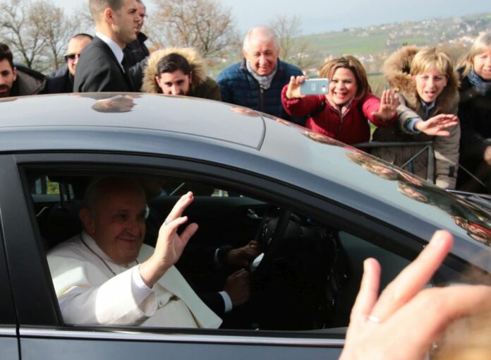 Pietrelcina, Papa Francesco visita I luoghi della memoria di San Pio