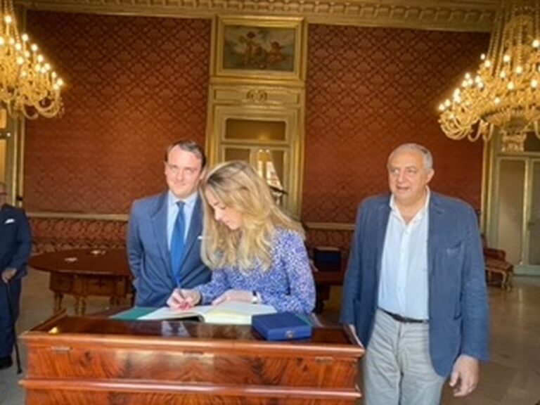 I giovani Borbone tornano a Palermo e Monreale a un anno dalle nozze