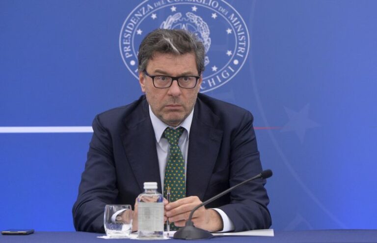 Energia, Giorgetti “Il governo ha i poteri per agire, rispondere subito”