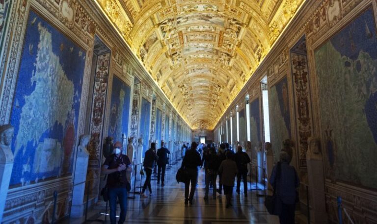 Riparte il settore culturale, +14% visite a musei