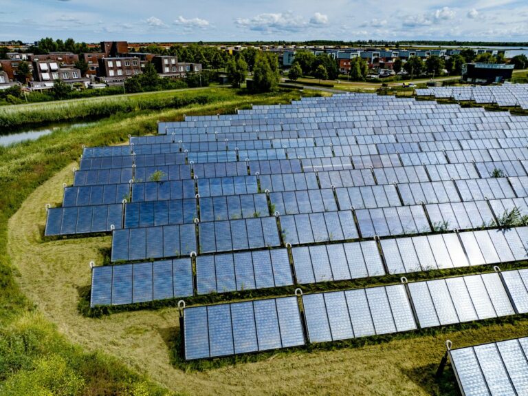 Energia, con la decarbonizzazione investimenti più efficaci