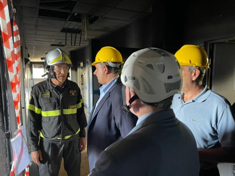 Incendio Santa Corona, Toti “Collaborazione ha evitato il peggio”